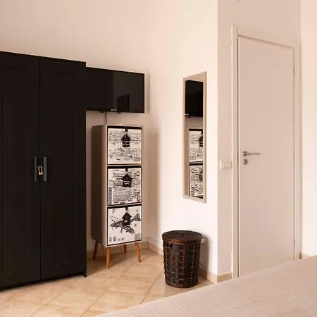 Cefalù, - Moderno Vicino Al Mare *